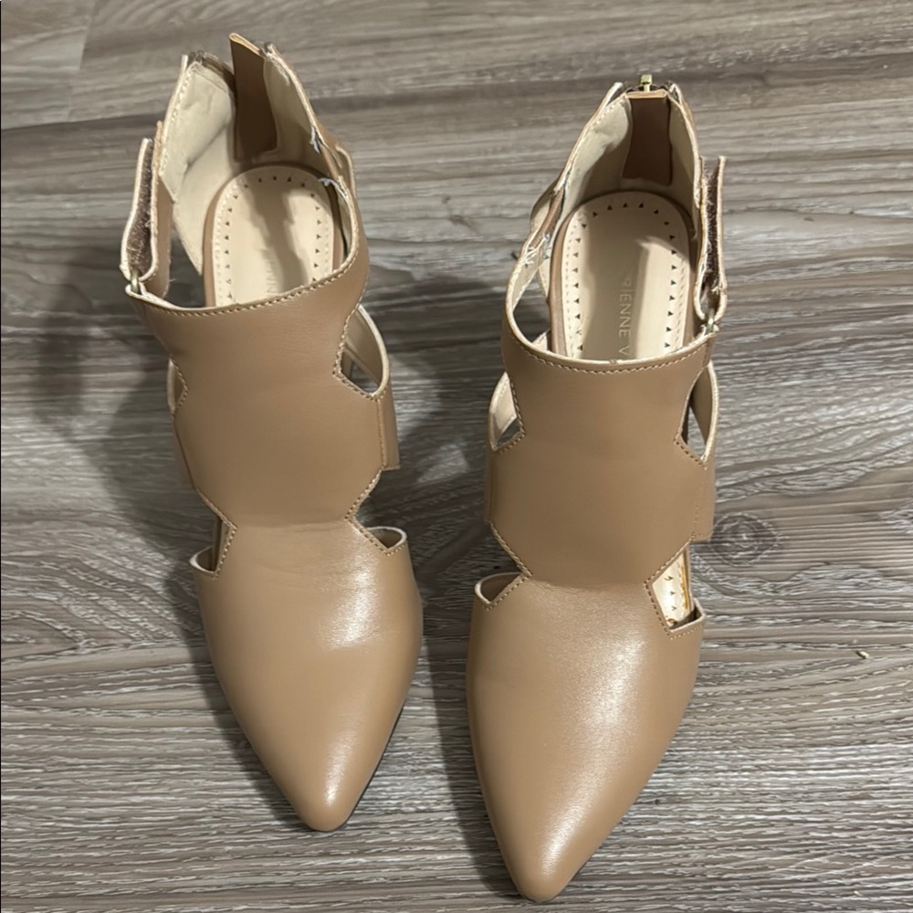 Elegant Tan Women's Shoes
